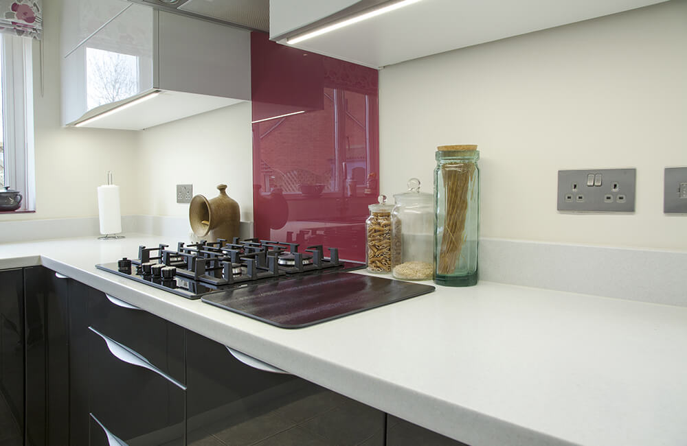 Gala, Black and White Kitchen