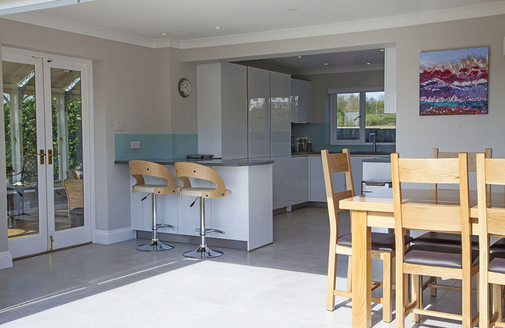 Gala, Crystal White Gloss — image 6